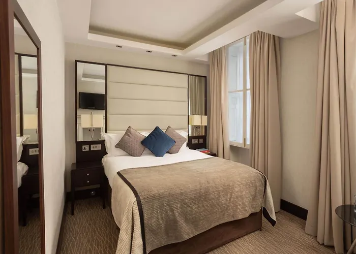 Montcalm Brewery TownhouseAirport Hotel